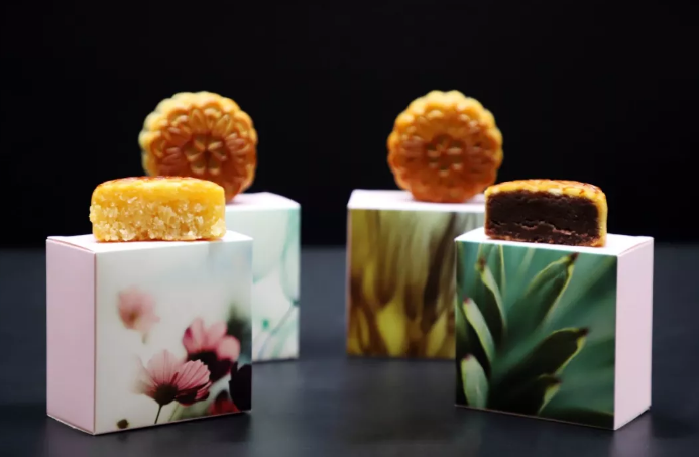 Popular moon cakes on pre-sale in Sheshan