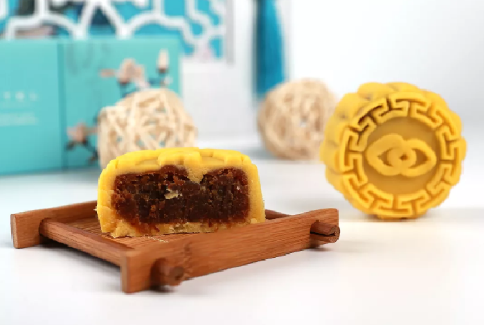 Popular moon cakes on pre-sale in Sheshan