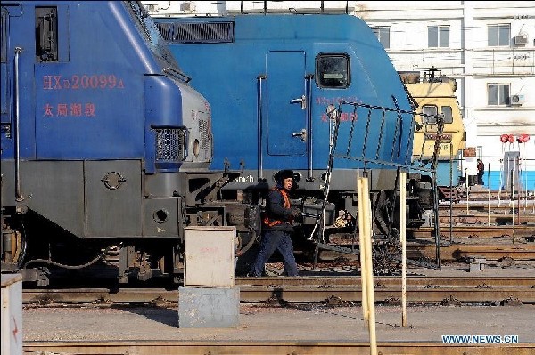 Datong-Qinhuangdao railway gets busier as New Year approaches