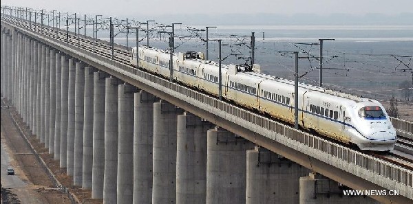 Segment of Datong-Xi'an railway line in Shaanxi under debugging
