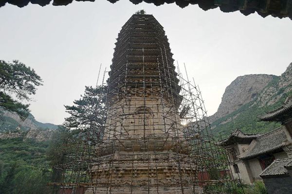 Tower in Jueshan Temple under renovation