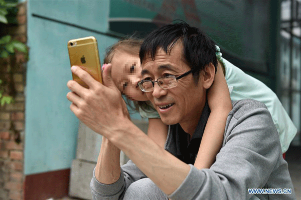 Congenital HIV carrier students in Shanxi's Red Ribbon School