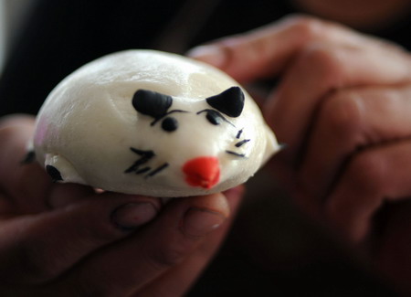 Dough sculpture on display at Gonghui fair