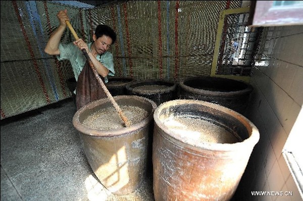 Museum displays tech of making Shanxi mature vinegar