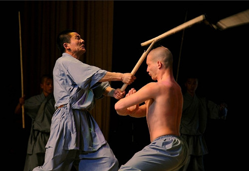 Shanxi martial artists demonstrate Shaolin moves