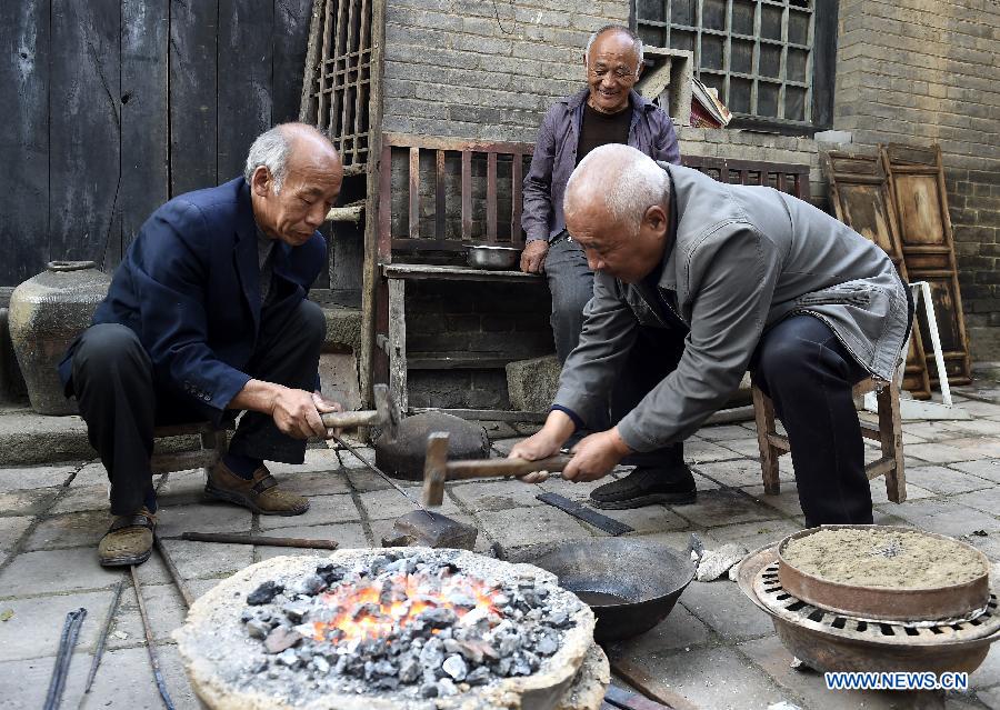 Crewel needles made with traditional techniques in Shanxi