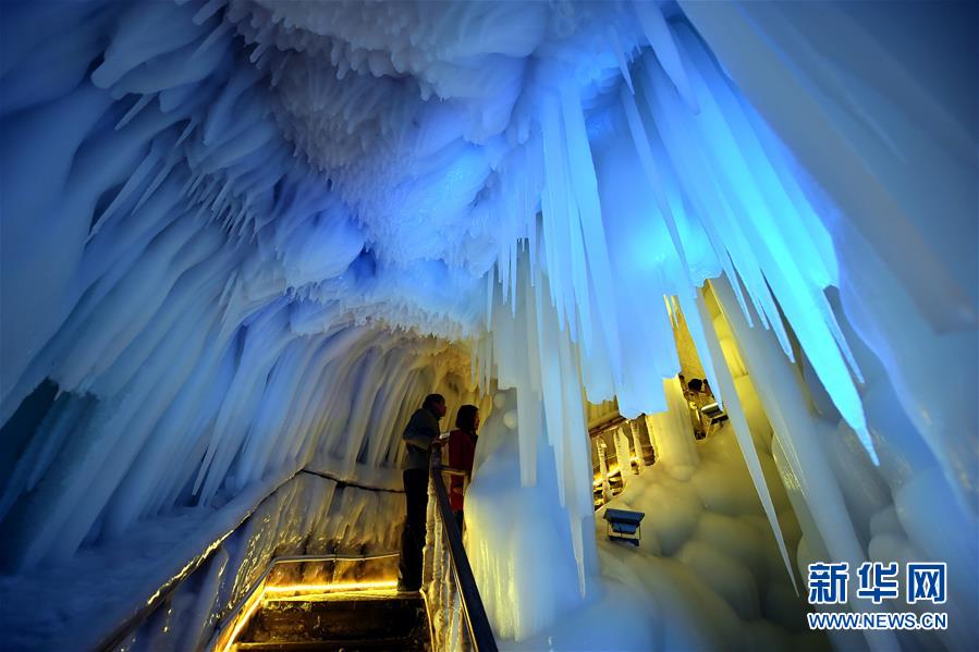 Fantasy ice cave in Ningwu county