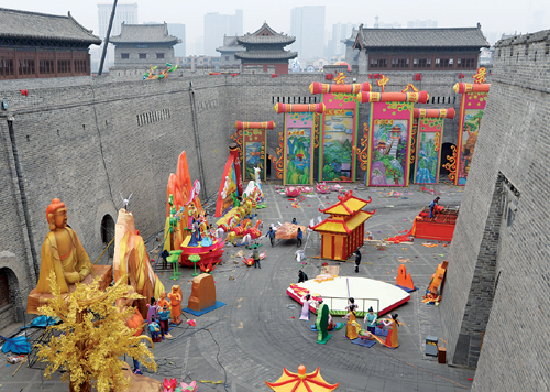 Lanterns and ice entertain Datong