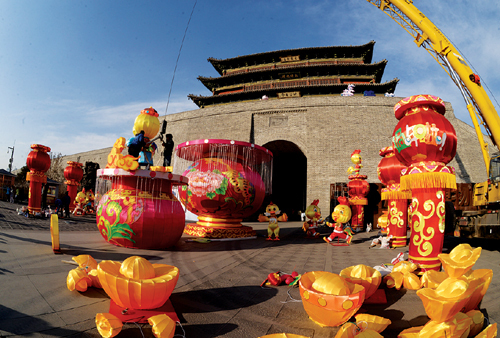 Lanterns and ice entertain Datong