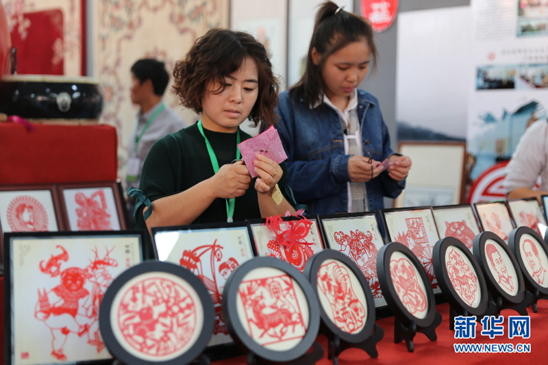 Folk handicraft showcased in Changzhi city