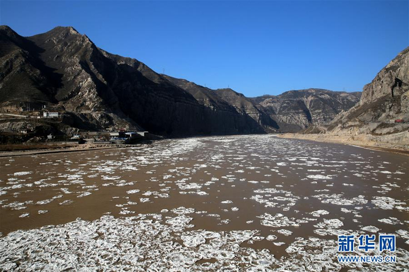 Ice flows down Yellow River