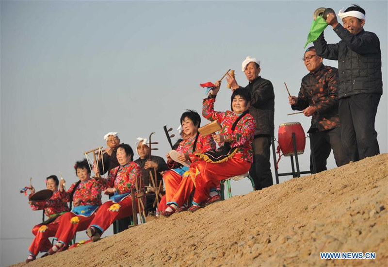 Players perform Xuncheng opera in North China's Shanxi
