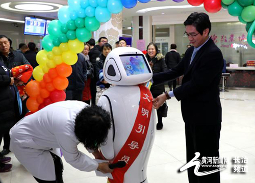 Shanxi introduces robots for medical services