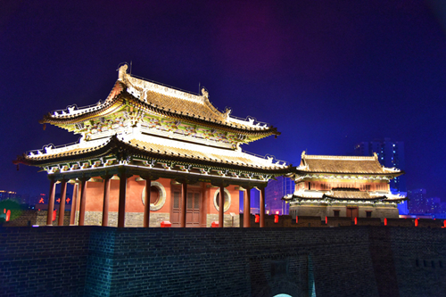 Magnificent night view of Datong city wall