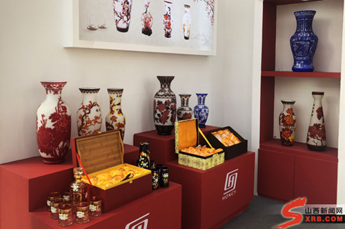 China Glassware Expo held in Qixian county