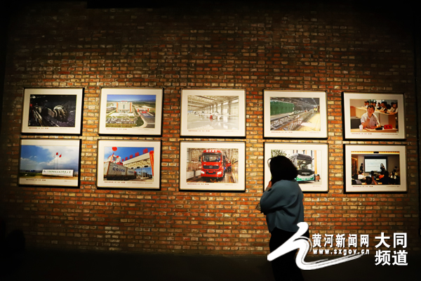 Intl photography exhibition opens in Datong