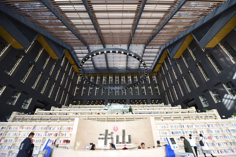 Library of Taiyuan Normal University grabs attention
