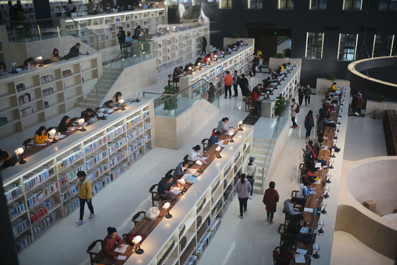 Library of Taiyuan Normal University grabs attention