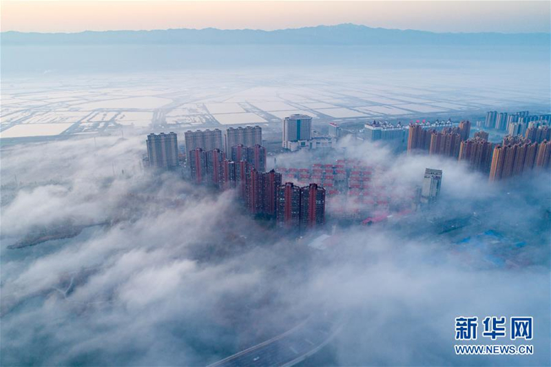 Advection fog blankets Yuncheng