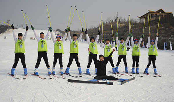 Skiing winter camp in full swing in Taiyuan