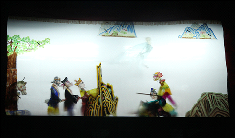 Shadow puppetry highlights cultural activities in summer