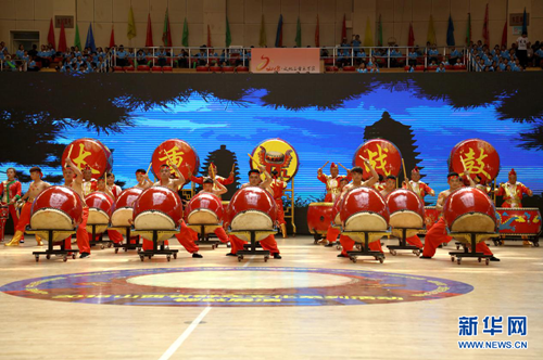 Gong and drum show staged in Taiyuan