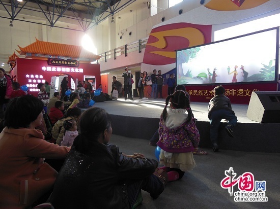 Shadow puppetry makes its appearance at Beijing cultural expo