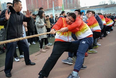 Dadongguan campus holds tug-of-war competition