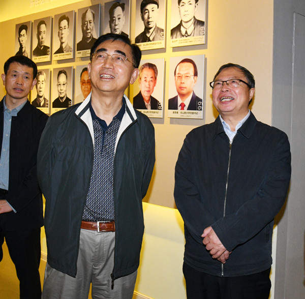 General visits Shanxi University