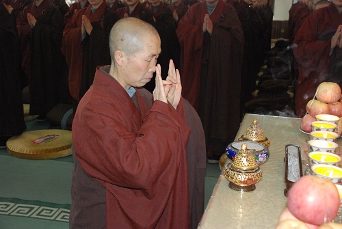 Wutai monks conduct grand Sakyamuni ceremony