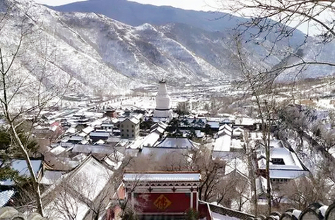 Mount Wutai’s first snow coincides with National Day