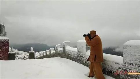 Mount Wutai’s first snow coincides with National Day