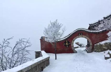 Mount Tai local captures winter's essence