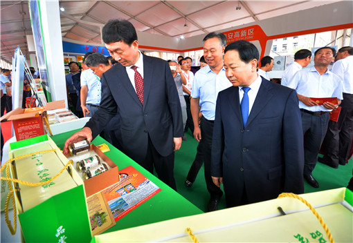 Agricultural and sideline products expo held in Tai'an