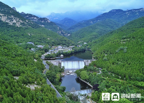 Waterfall on Mount Tai makes a splash after rain