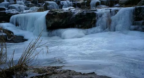 Spectacular icefall scenery on Mount Tai