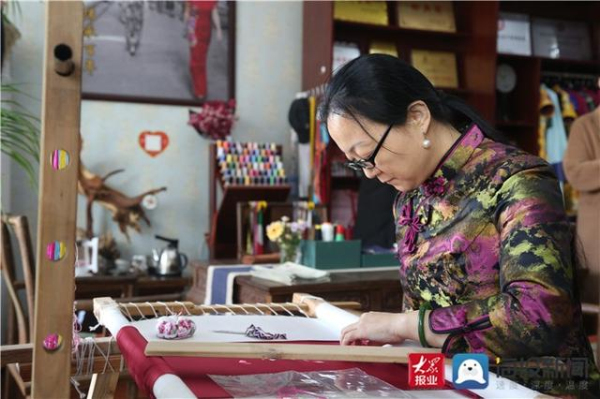 Ye's Hongye qipao making technique