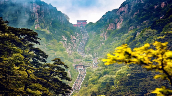 Mount Tai tops among most popular attractions in China