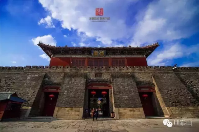 Local photographer documents beauty of Dai Temple