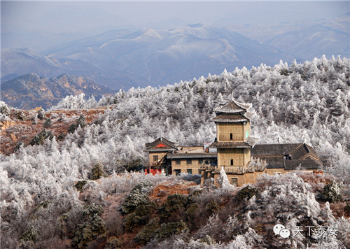 First snow fall makes Mount Tai more beautiful