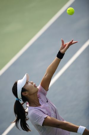 China's tennis stars advance at National Games