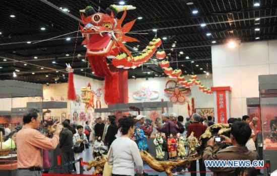 Folk art exhibition kicks off in Tianjin