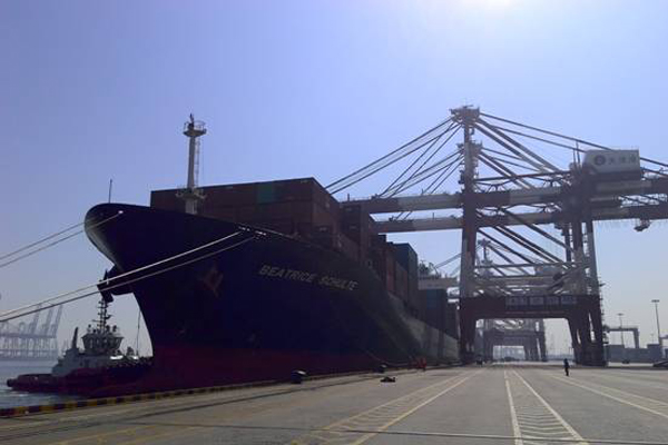 Tianjin Port launches ten new shipping routes for container carriers
