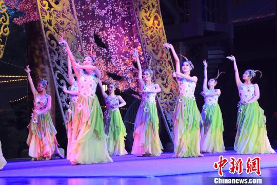 Performances staged at Shenyang’s Yunyang Pavilion