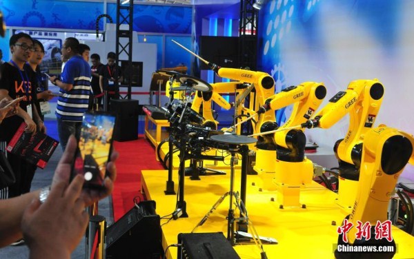 Robots take center stage at Shenyang manufacturing expo