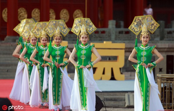First China qipao cultural festival opens in Shenyang