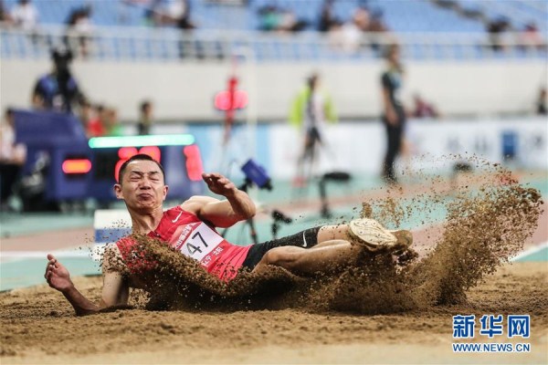 Lompat jauh paralympic