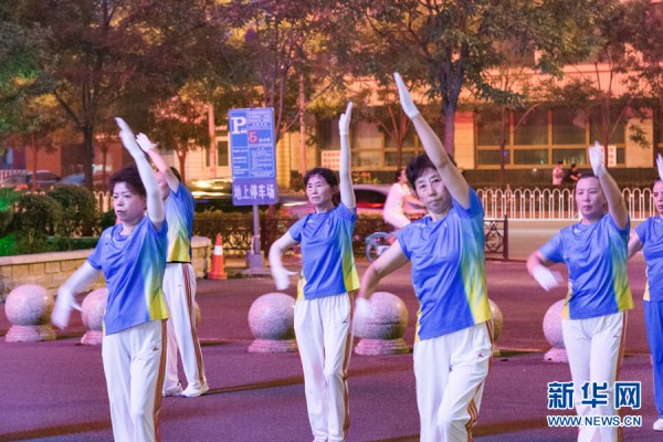 Shenyang people enjoy colorful nightlife
