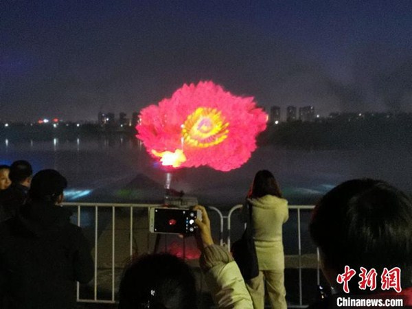 Water screen film festival delights Shenyang locals