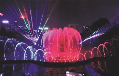 Fountain show lights up night life in Shenyang